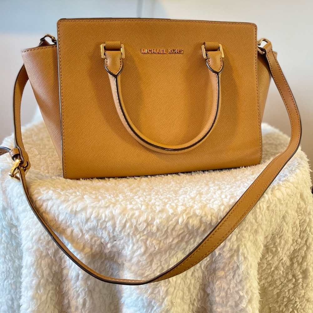 Michael Kors Selma Satchel Tan Saffiano Leather Crossbody Bag Gold Hardware